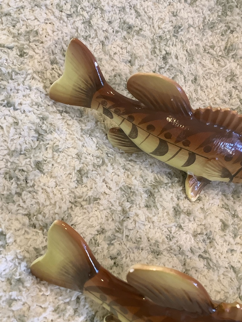 Small Mouth Black Bass Fishing Salt n Pepper Shakers Set of 2 Vintage RS 5.5x 2. - Picture 8 of 16